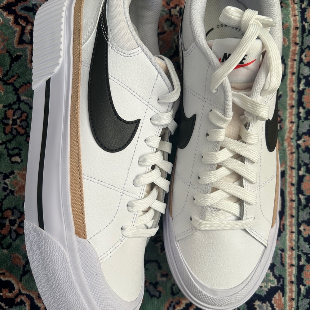 Nike White and Black Lift Sneakers with Tan Accents Women’s 8.5 M Never Worn - Picture 6 of 8